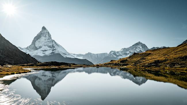 พาไปชม Matterhorn กลับหัวที่ “ทะเลสาบ Riffelsee”